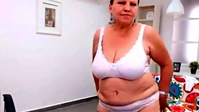 Arab Matures Sensual Webcam Dance