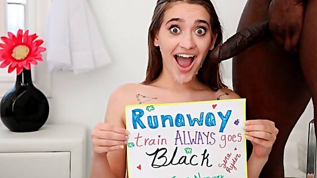 Sensual brunette Sera Ryder is enjoying intensive dick-riding