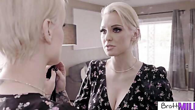 Well-made Kenzie Taylor at step-mom sex