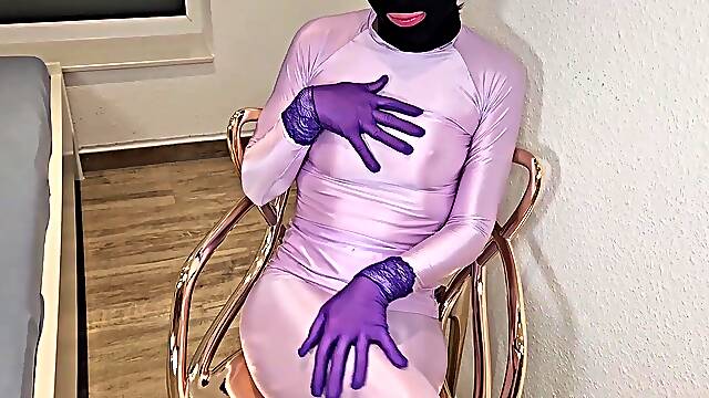 SpandexQueen sucks penis, comes hard and drains his balls on her purple nylon gloves spandex leggings