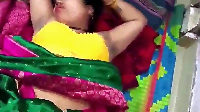 Desi stepmom gets fucked by her stepson in an Indian homemade amateur scene.