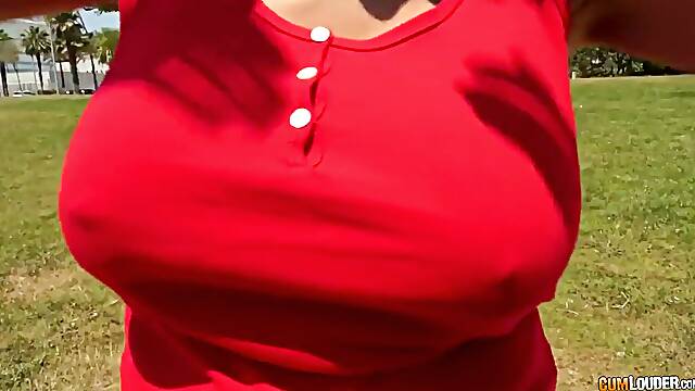 Nuria Is A Sexy Milf