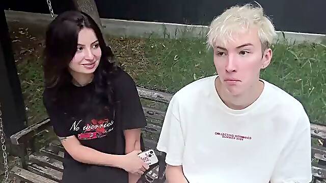 Shares his busty girlfriend with a stranger for money