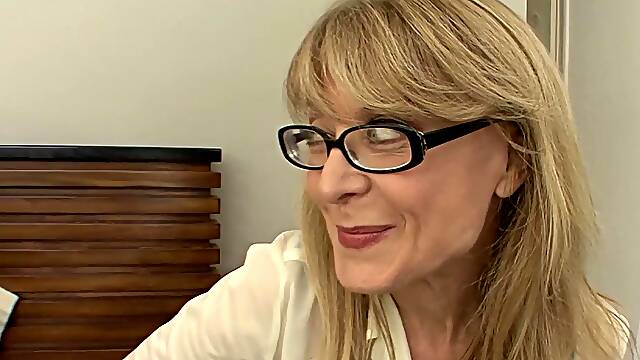 Shameless GILF Nina Hartley crazy adult clip