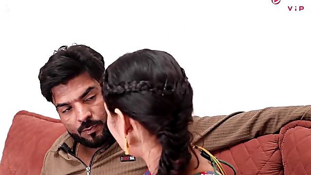 Simran Kapoor mesmerizes with sultry, uncut Indian allure