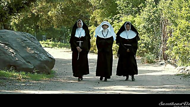 Darcie Dolce hot lesbian porn story