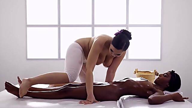 Ebony beauty and fat large titties Czech oiled and scissoring - Massage Rooms