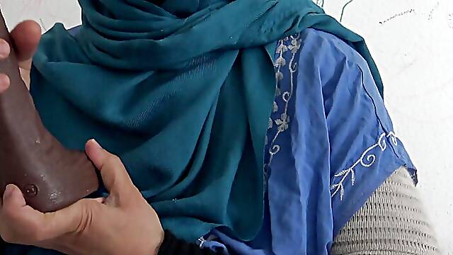 Algerian slut wants to fuck every day while shes pregnant