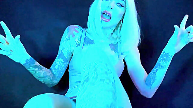 New I Kick, You Cum! - Kicking, Ballbusting, POV, CBT