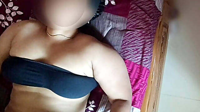 Hot Big Boobs Tamil Housewife in Black Bra Fucked